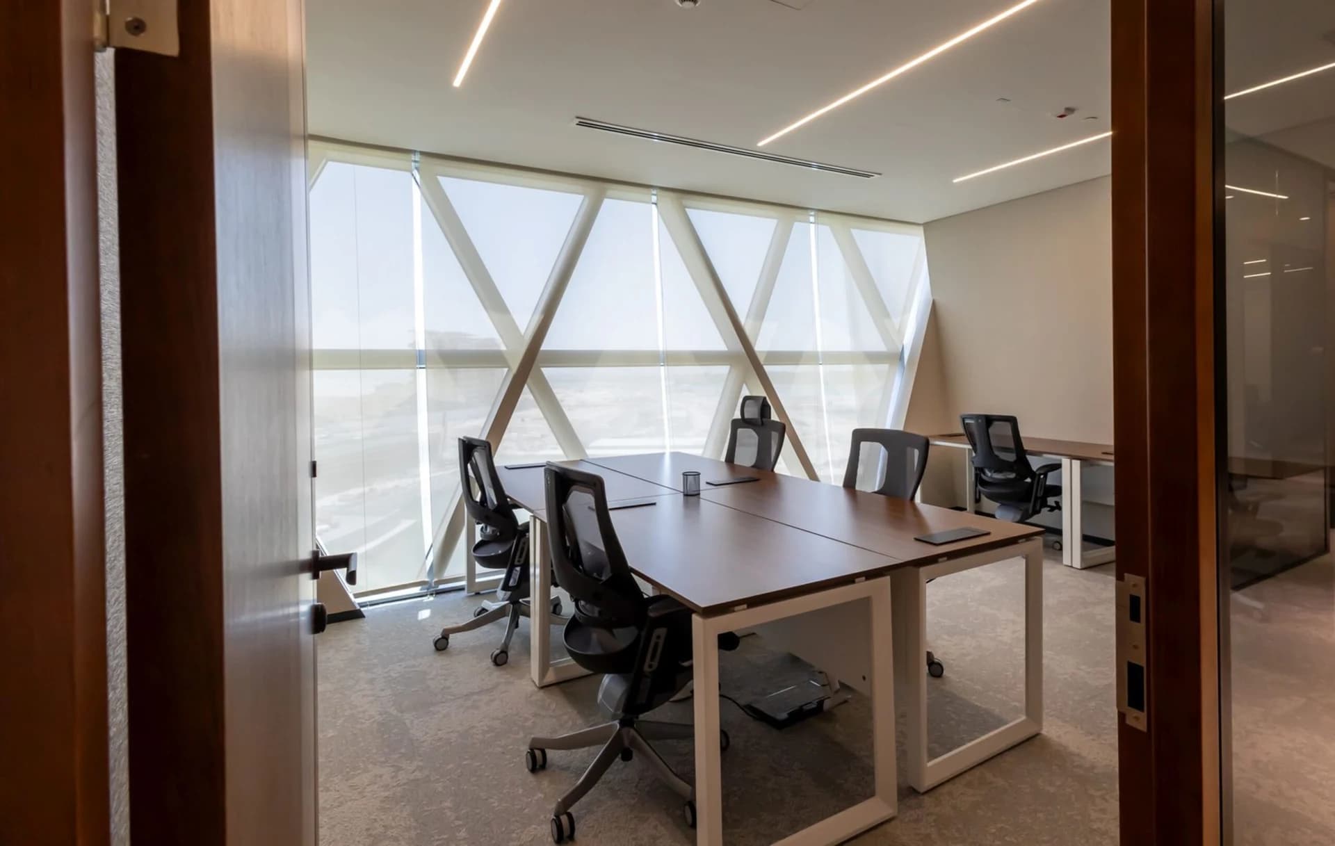 Rent a Private Office in Abu Dhabi Without Breaking the Bank: Our Top 7 Picks